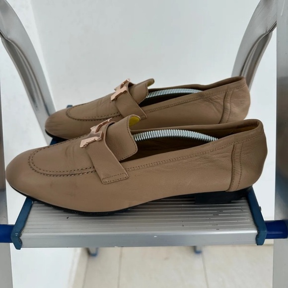 AUTH. HERMES Goatskin Womens Paris Loafers size 39 in Beige Nude - Picture 5 of 9
